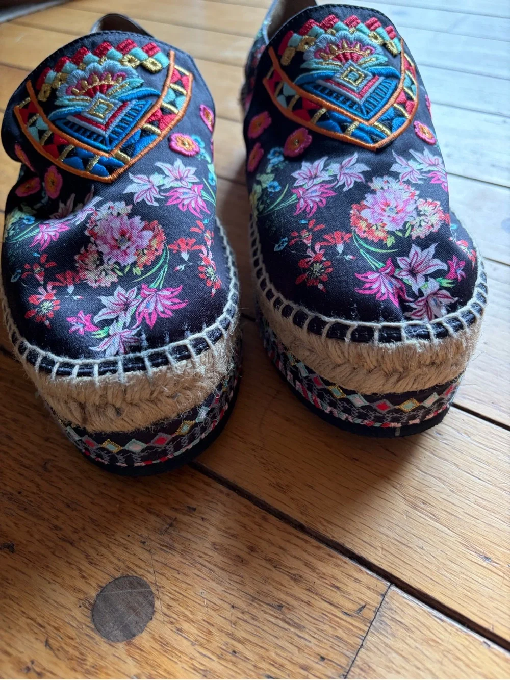 Johnny Was Black Floral Embroidered Espadrilles 9 women boho chic vacation